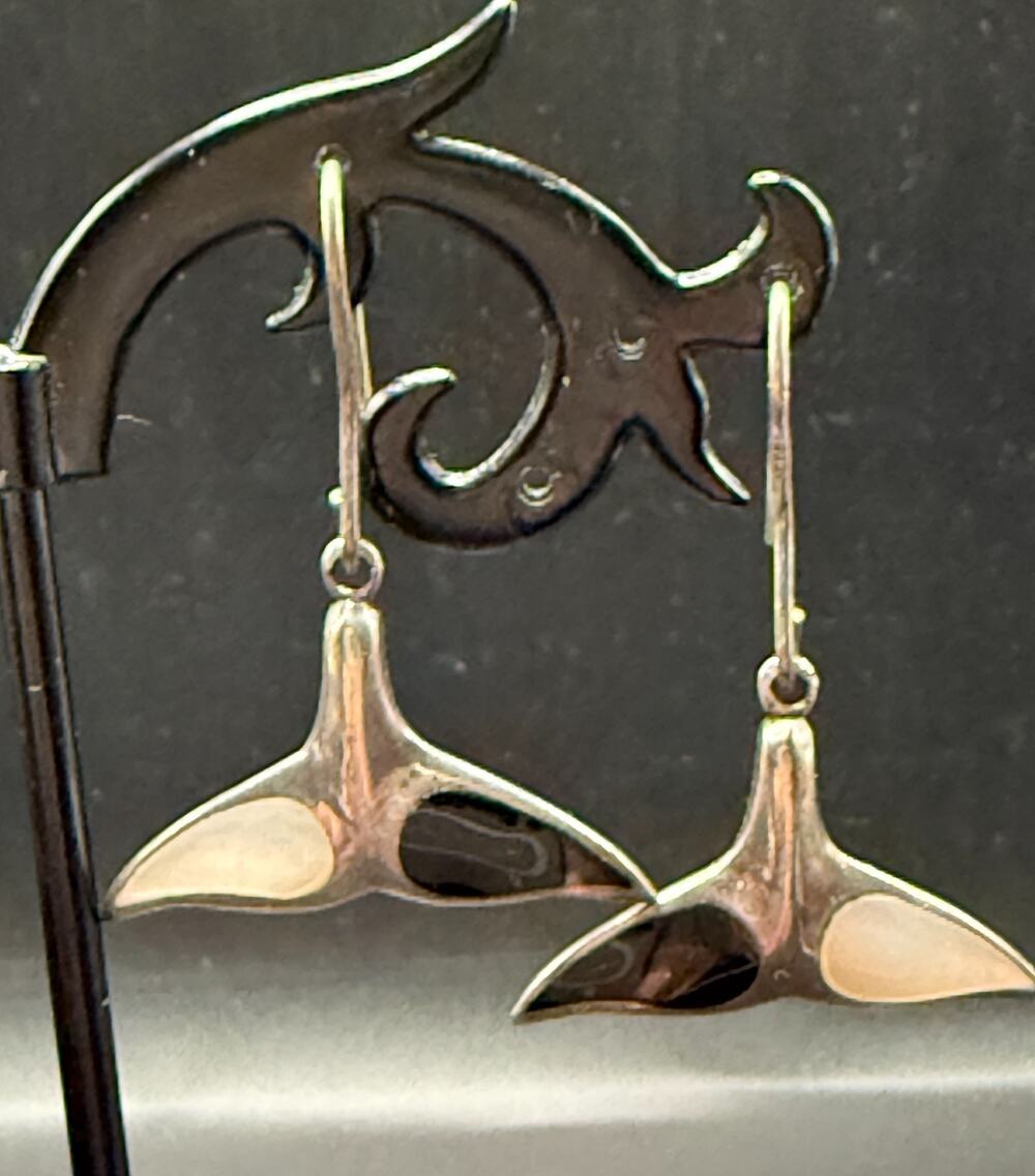 Sterling Silver White Shell & Onyx Whale Tail Pierced Earrings French Hook 925